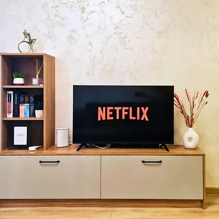 Chic, Sunny And Cozy One Bedroom Bliss Lejlighed Varna