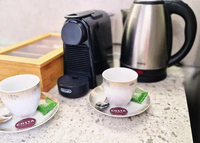 Chic, Sunny And Cozy One Bedroom Bliss Lejlighed