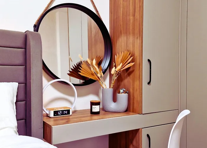 Chic, Sunny And Cozy One Bedroom Bliss