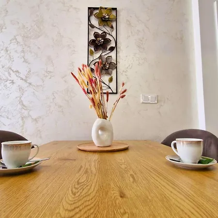 Apartman Chic, Sunny And Cozy One Bedroom Bliss Várna