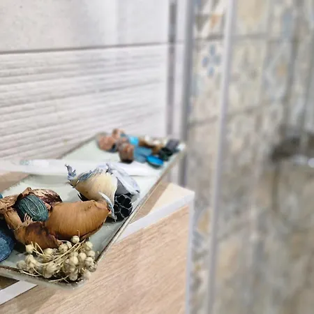 Apartman Chic, Sunny And Cozy One Bedroom Bliss